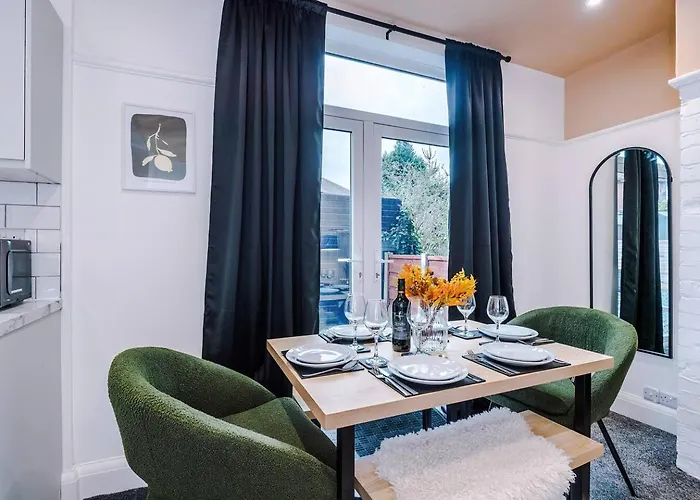 8min To Metrolink 20min To Etihad And Coop Live With Free Parking 度假居 *