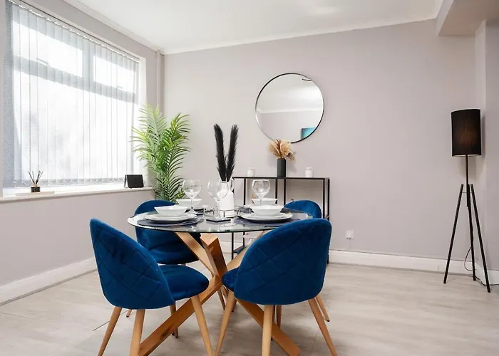 Stunning 2br House In Near Etihad And Coop Arena * Manchester