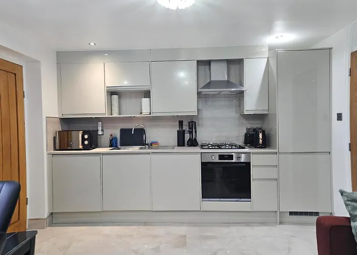 Modern & Bright 3br Near Ctr! *