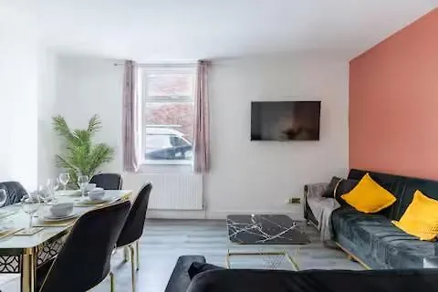 Guest house Mauldeth Shared House *