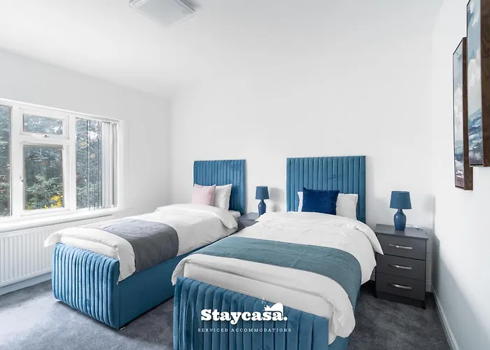 Dom wakacyjny Spacious 4-bed Near Didsbury *