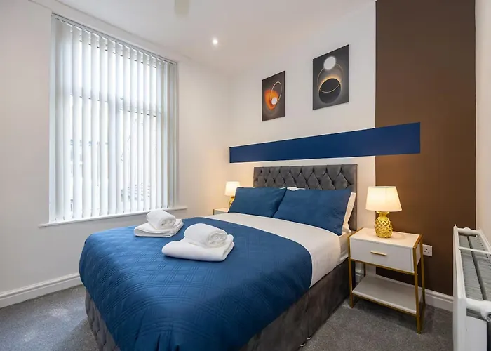 Modern & Spacious 4-bedroom Home, Family & Contractor Friendly, Feriehus