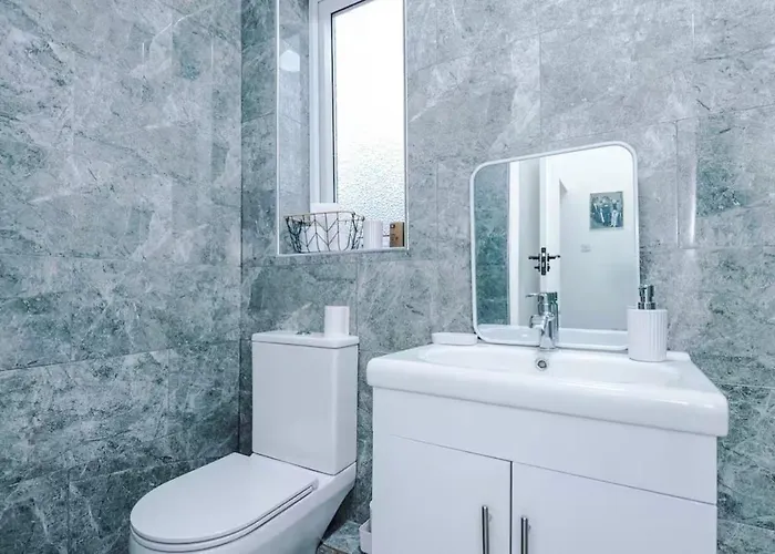 Hébergement de vacances Modern 2-bed House Near Centre - Sleeps 6 Manchester