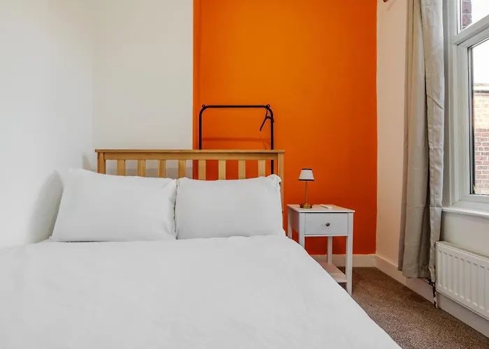 Exotic 4bd, Etihad, Coop Arena - Tv In And Outdoor Dining *