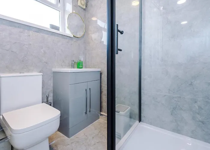 Pearl Reside - Sleeps 5, Free Parking & 5 Mins Centre * Manchester