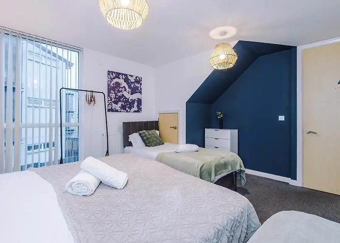 Spacious Escape On - Parking - Garden Tatil Evi Manchester