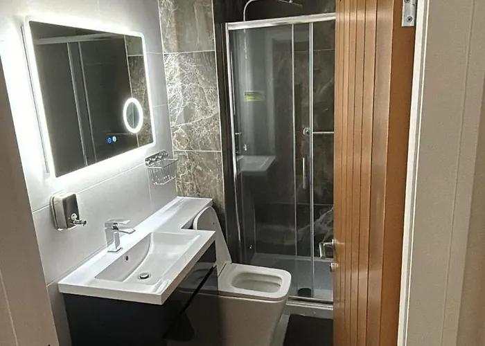 Hendham - Near Etihad Stadium, Coop Live Arena, National Cycling Centre & 24 Hour Asda