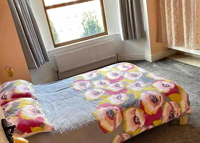 Lovely Victorian House In Levenshulme, Holiday home Manchester