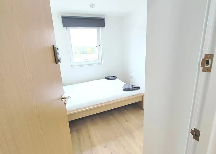 Modern Private In Shared 2 Bed Flat Camp St Privat bolig Manchester