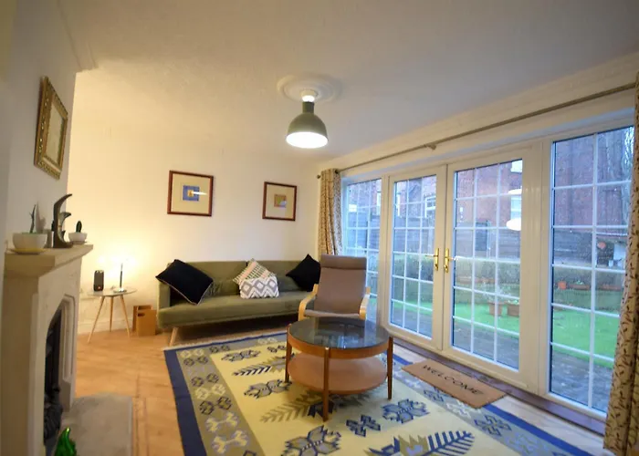 Cosy 2bdr House With Driveway Near Tatil Evi