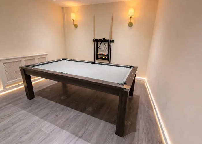 Spacious 3-bed House With Private Yard Tatil Evi Manchester