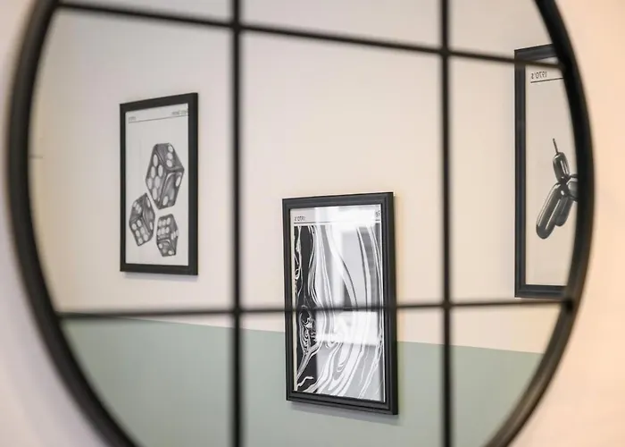 Contractors Stay-wi-fi-free Parking-22 Percent Off Monthly Manchester