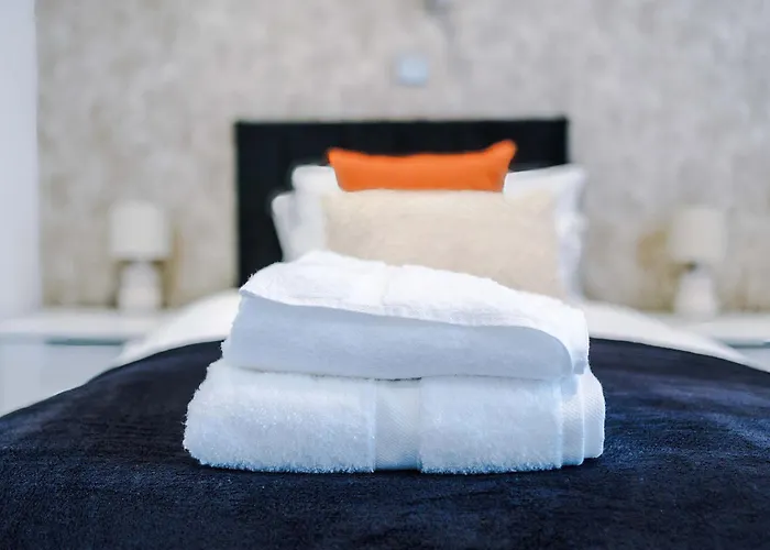 펜션 3 Bedroom Town House - Etihad Stadium - Free Parking *