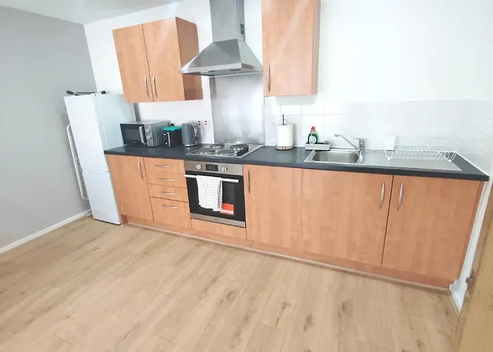 New Private In Shared 2 Bed Flat Camp St * Manchester