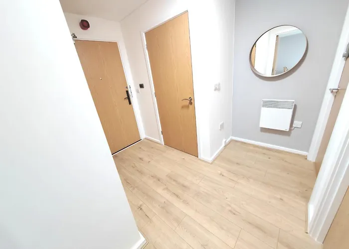 Modern Private In Shared 2 Bed Flat Camp St Privat bolig Manchester