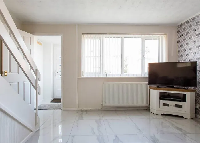 2 Bedroom Eith 3 Beds Sofa Bed Near Stadium Сasa de vacaciones