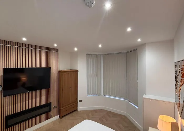 בית הארחה Hendham - Near Etihad Stadium, Coop Live Arena, National Cycling Centre & 24 Hour Asda מנצ'סטר