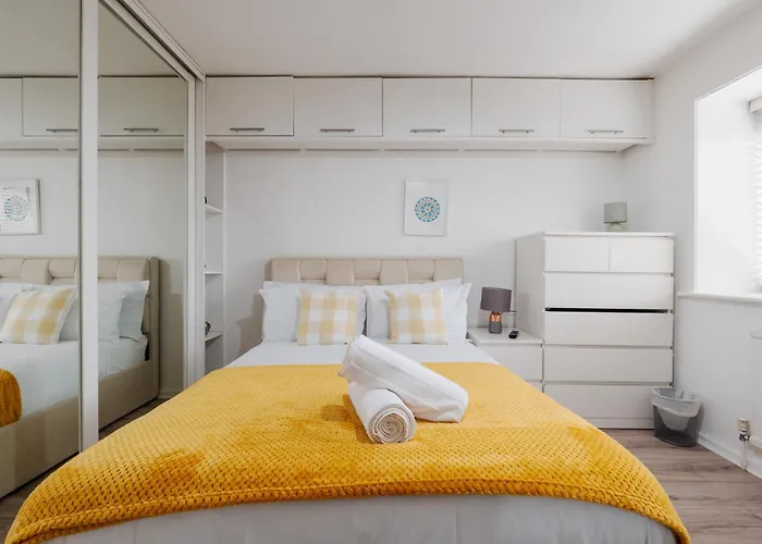 Holiday home Modern Centre 3bd - Fire Pit - Free Parking