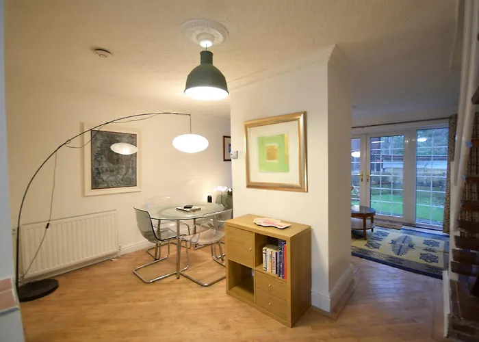 Tatil Evi Cosy 2bdr House With Driveway Near Manchester