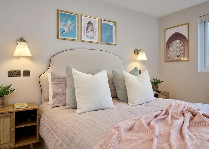 Stylish 4 Bed In Old Trafford Next To Mufc 맨체스터