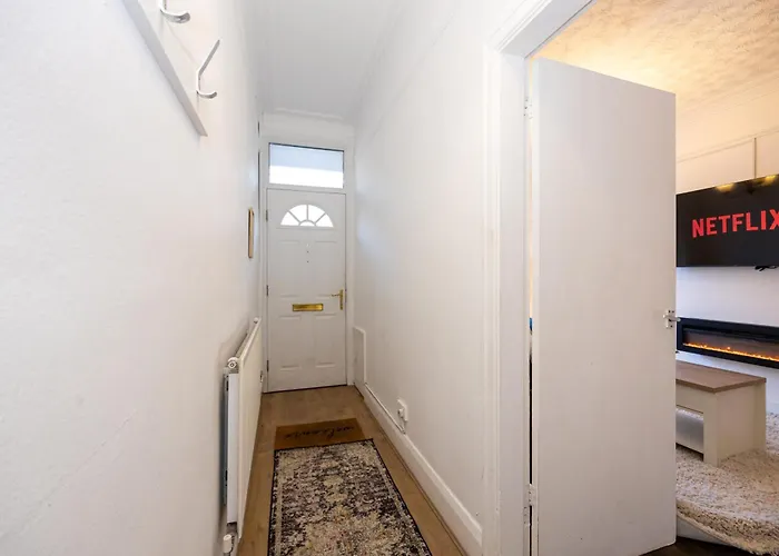 Steps From Old Trafford - Modern Tatil Evi *