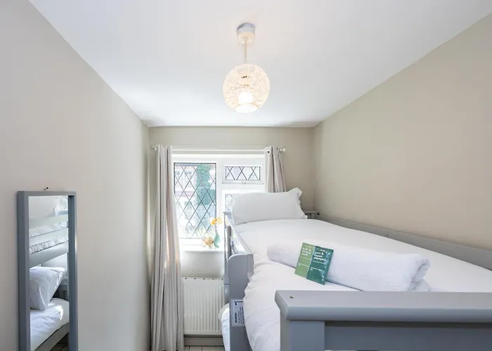 3-bed Didsbury M20 Parking Long *