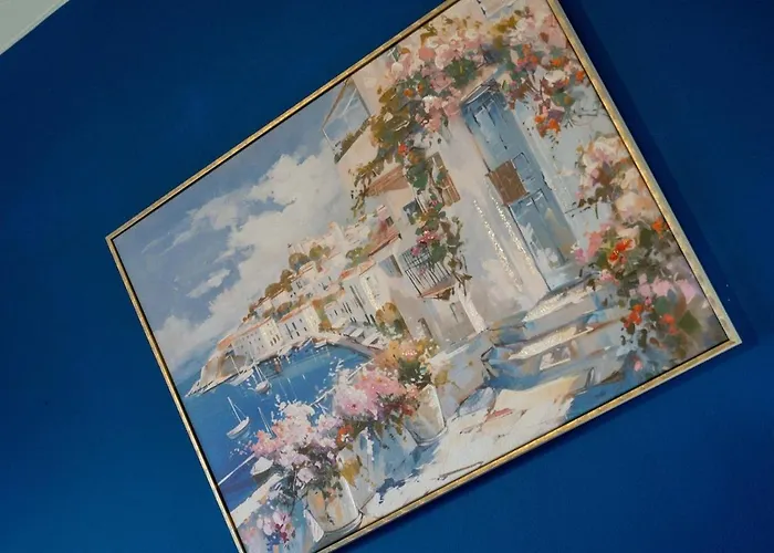 Luxury Group - - Sleeps 9 *