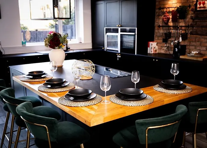 Stunning Family With Hot Tub In Worsley * Mánchester