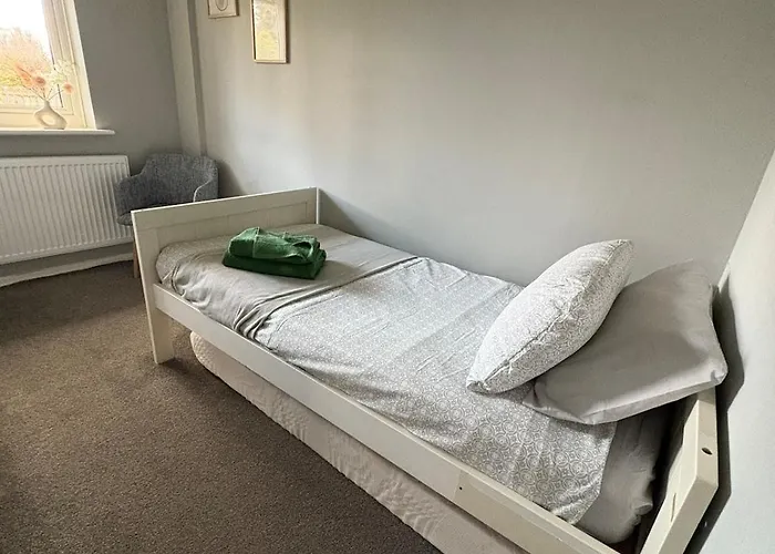 Σπίτι διακοπών Contractor-friendly In Manchester, Parking, Wifi Μάντσεστερ