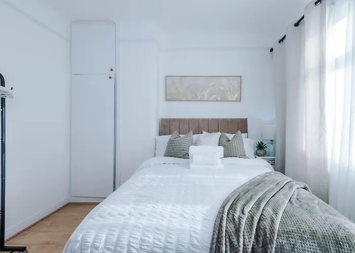 Free Park Stunning 3bedroom In *