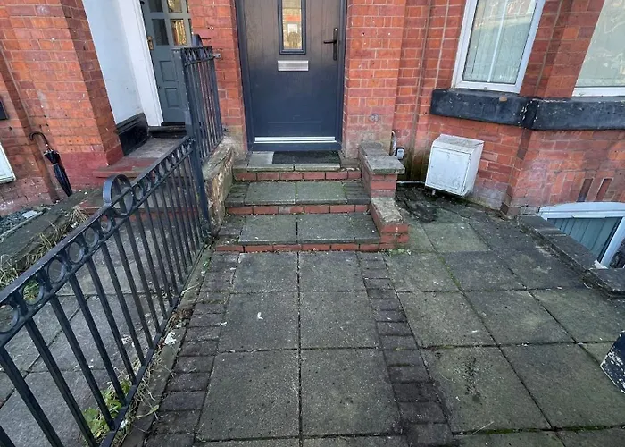 Hendham - Near Etihad Stadium, Coop Live Arena, National Cycling Centre & 24 Hour Asda *