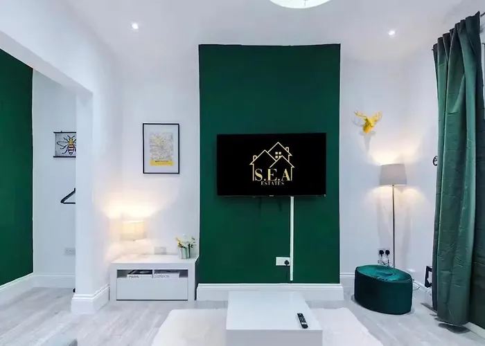 Modern 2-bed House Near Centre - Sleeps 6 맨체스터