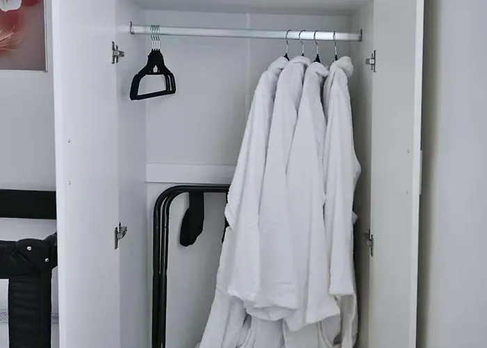 Elegant With Hot Tub *