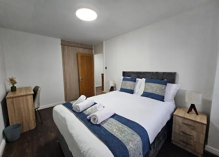 Modern & Bright 3br Near Ctr!