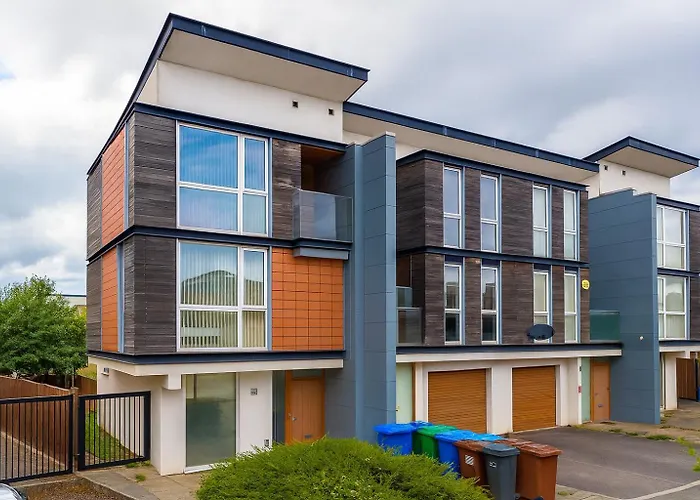 Stylish House In With Pool Table Prázdninový dům Manchester