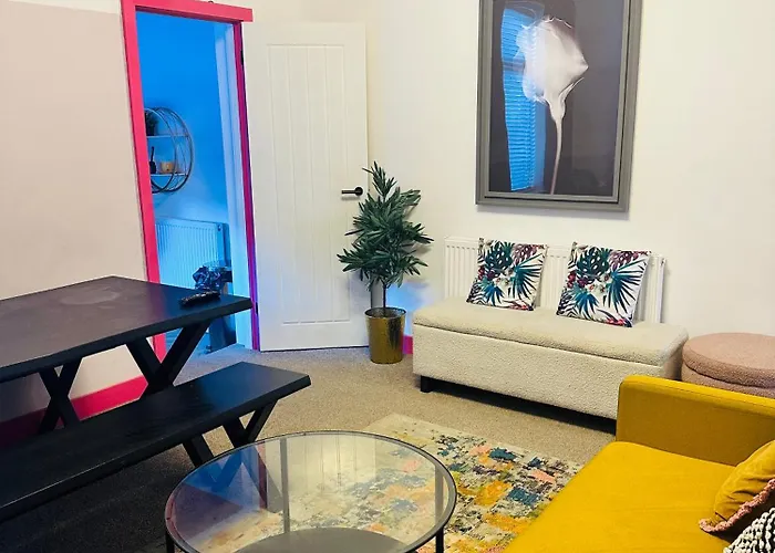 Getaway Bright & Spacious With Parking Tatil Evi