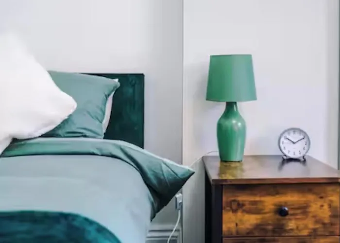 펜션 Modern 2-bed House Near Centre - Sleeps 6 *