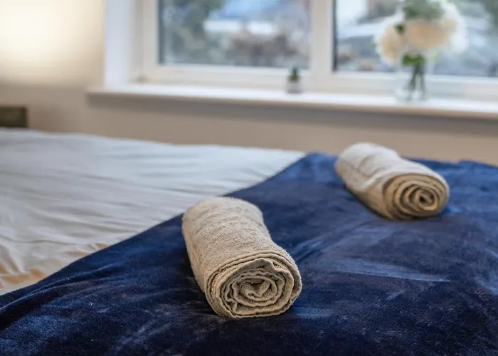 Semesterbostad Luxury Group - - Sleeps 9 *