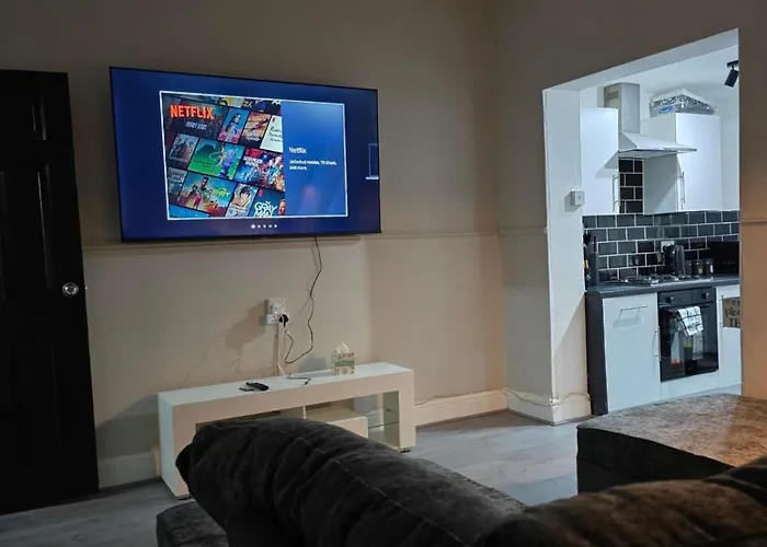 Spacious 3Br House Free Parking 10 Mins To City * 맨체스터