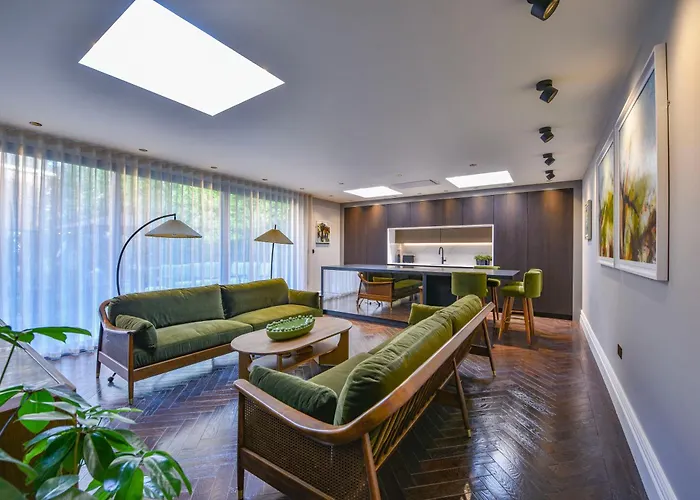 The Coach House Villa Manchester