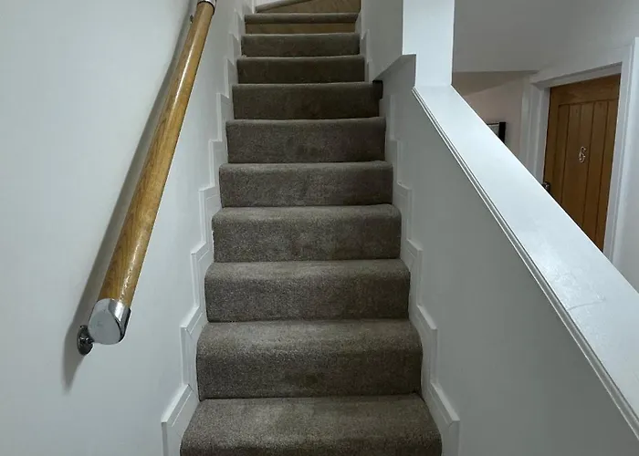 Hendham - Near Etihad Stadium, Coop Live Arena, National Cycling Centre & 24 Hour Asda *