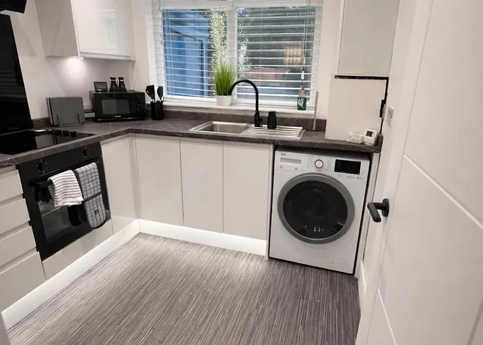 Game Zone, Trafford Centre Nearby, Sleeps 8 *