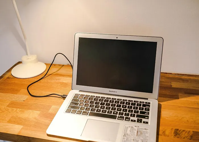 Stylish 2br House For 4 In With Parking * 맨체스터