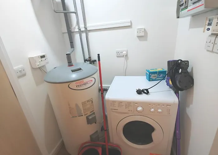 New Private In Shared 2 Bed Flat Camp St Manchester