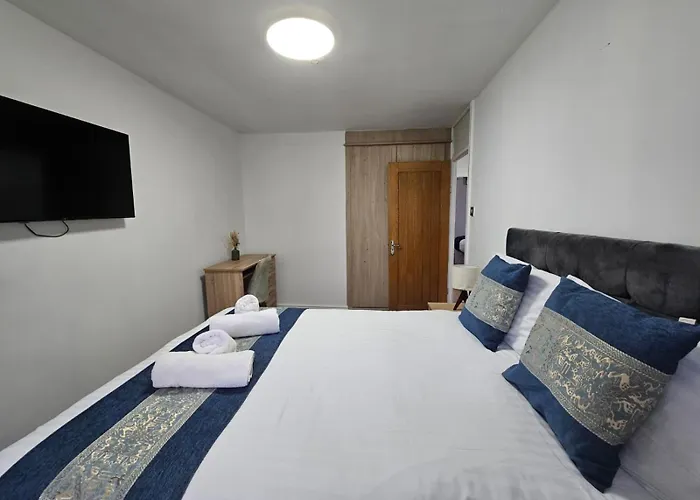 Bright Stylish 3br Near Cen… Casa de Férias *