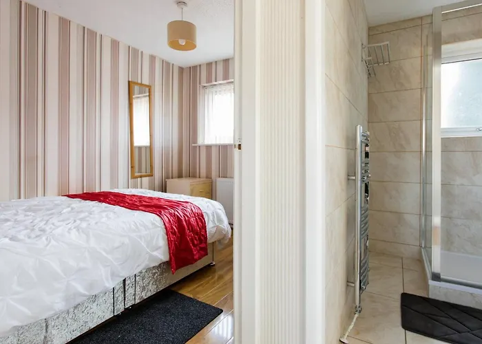 2 Bedroom Eith 3 Beds Sofa Bed Near Stadium Manchester