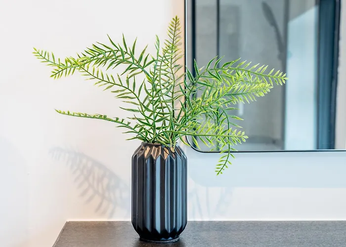 Stylish Comfort Retreat - Salford, Sleeps 8 Manchester