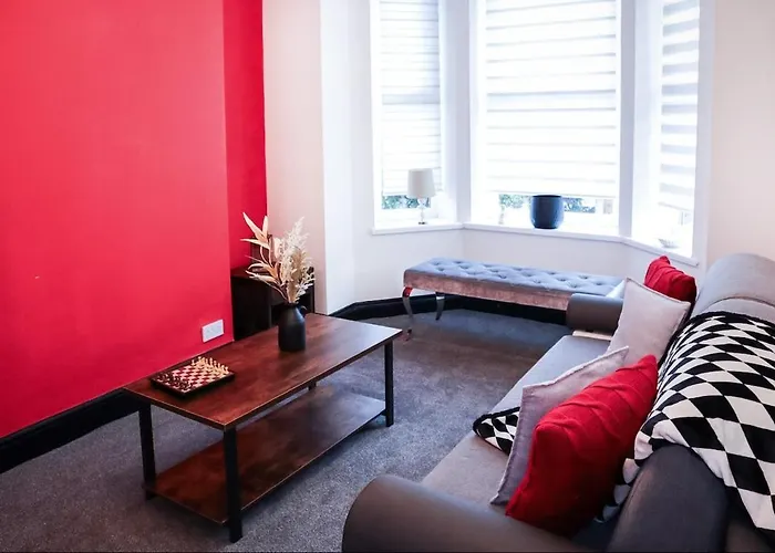 Cosy Luxe With Fresh Bakes Holiday home Manchester