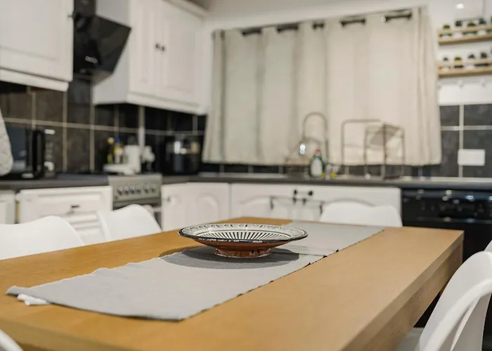 Guestready - Cozy 3-bedroom In Droylsden 3*