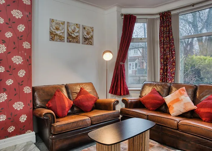 Casa vacanze 3 Bedrooms Sleeps 7 Free Parking *